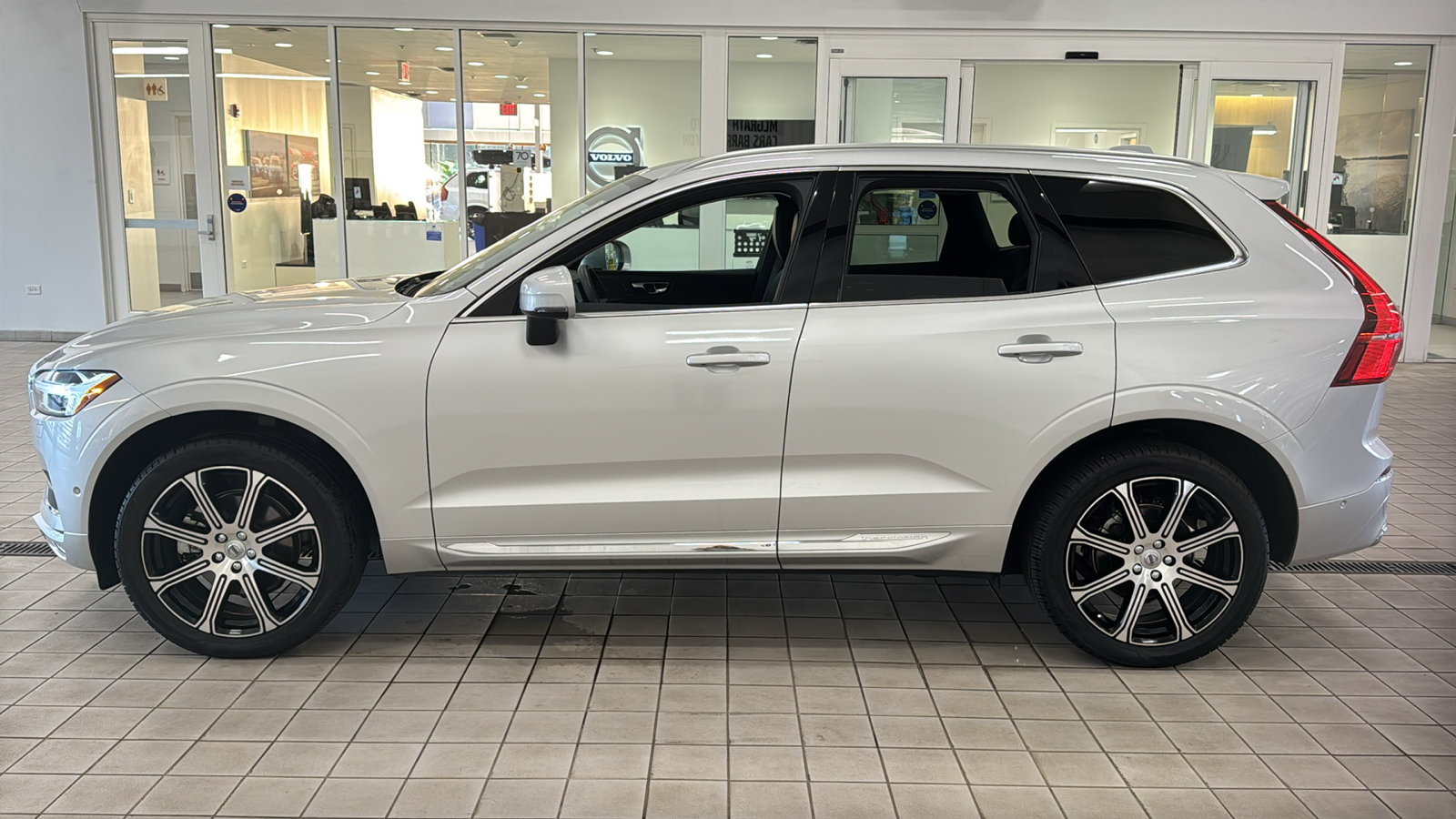Used 2019 Volvo XC60 T5 Inscription w/ Protection Package Premier AWD/4WD image 8