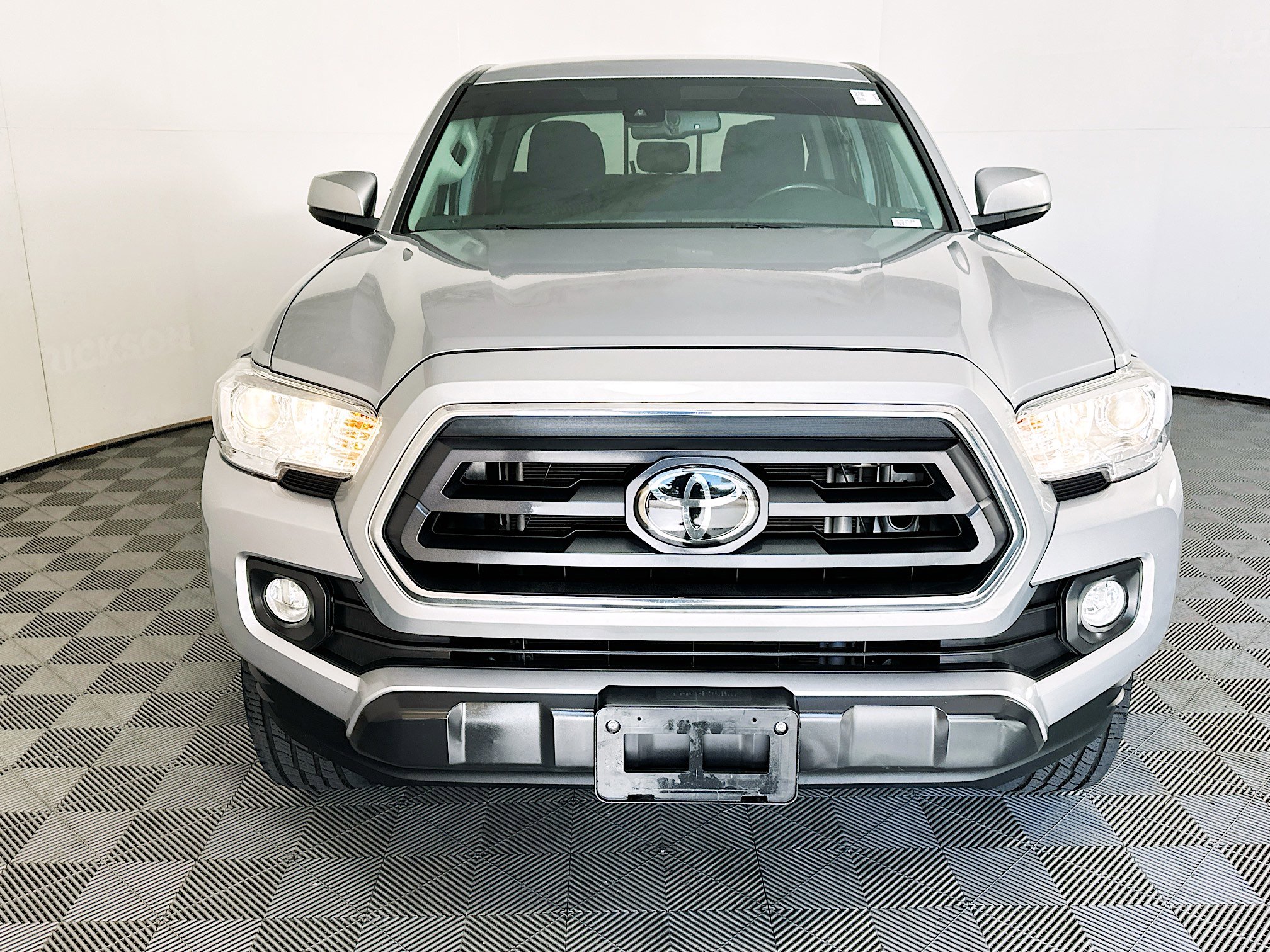 Used 2021 Toyota Tacoma SR5 RWD image 8