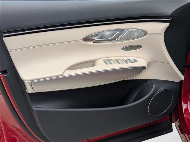 Used 2025 Genesis GV70 2.5T w/ Select Package AWD/4WD image 11