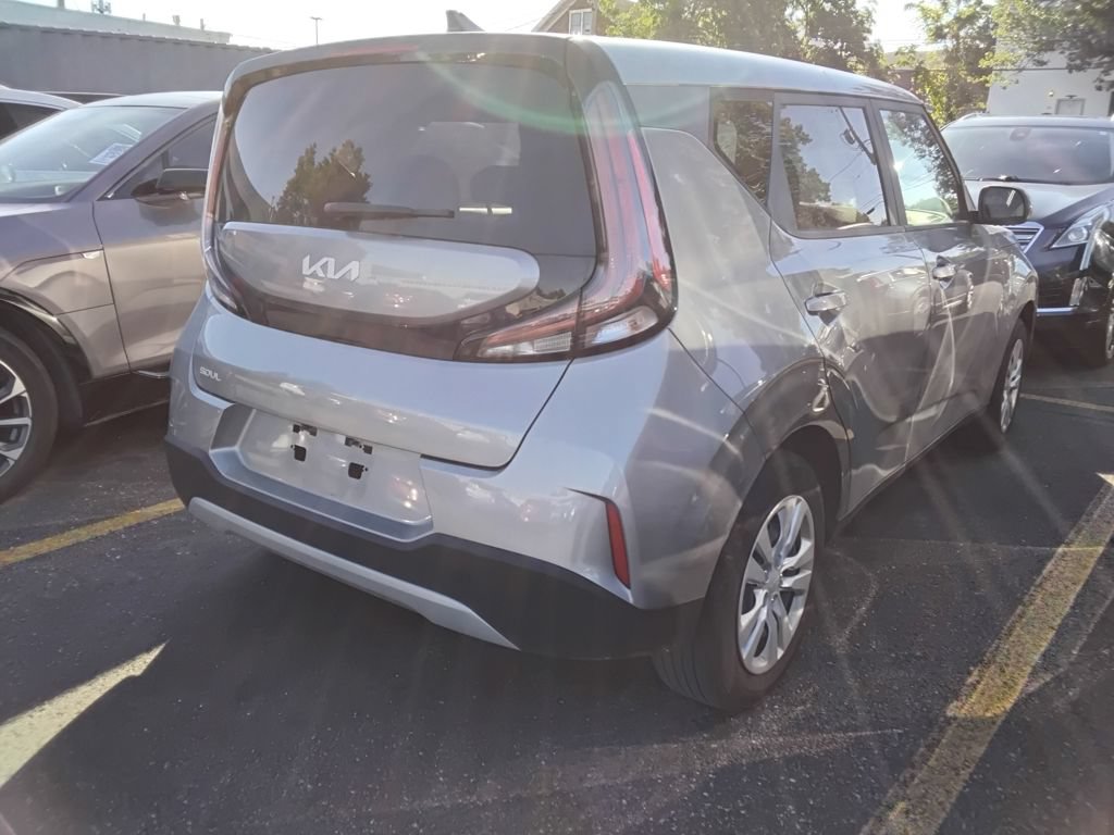 Used 2024 Kia Soul LX FWD image 7