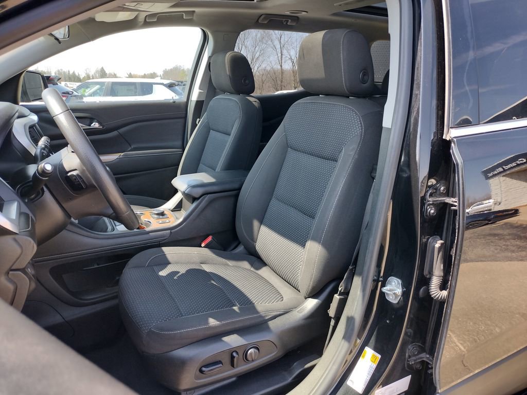 Used 2021 GMC Acadia SLE w/ GMC Pro Grade Package image 2