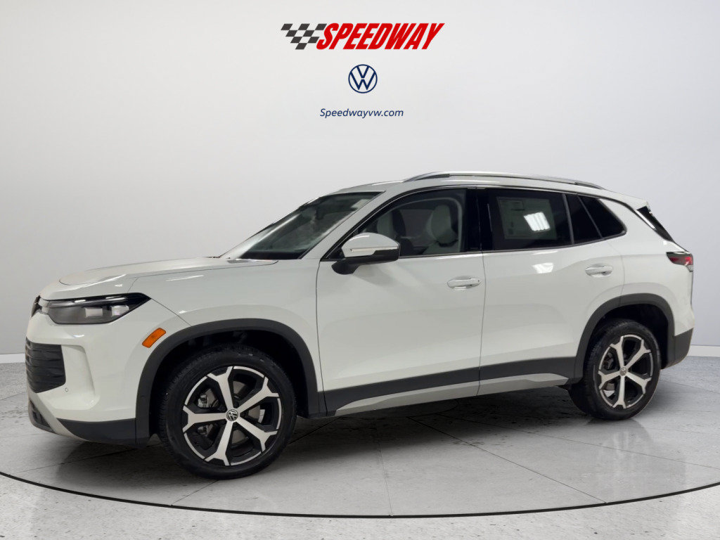 Used 2025 Volkswagen Tiguan SE AWD/4WD image 11
