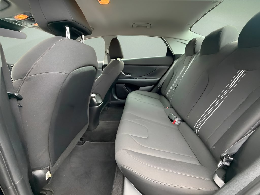 Used 2021 Hyundai Elantra SEL FWD image 17