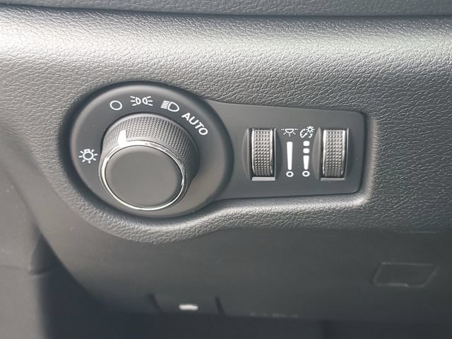 New 2027 Chrysler Pacifica Select AWD/4WD image 20