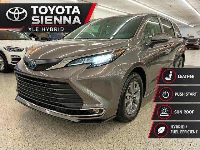 Used 2022 Toyota Sienna XLE FWD image 1