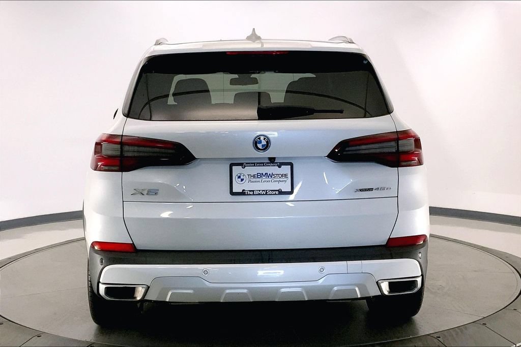 Certified 2023 BMW X5 xDrive45e w/ Luxury Seating Package AWD/4WD image 3