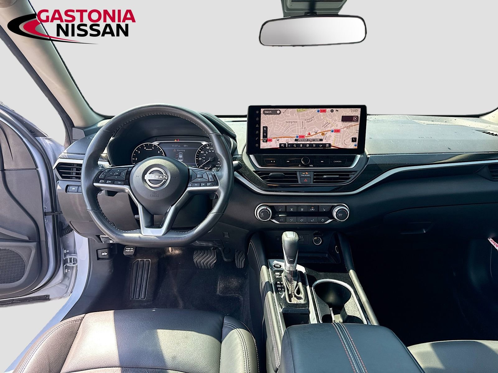 Used 2024 Nissan Altima 2.5 SR w/ SR Premium Package FWD image 30