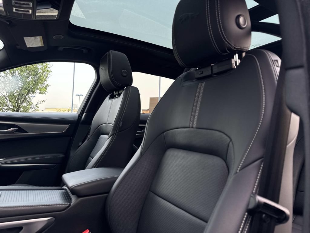 Certified 2024 Jaguar F-PACE R-Dynamic S AWD/4WD image 21