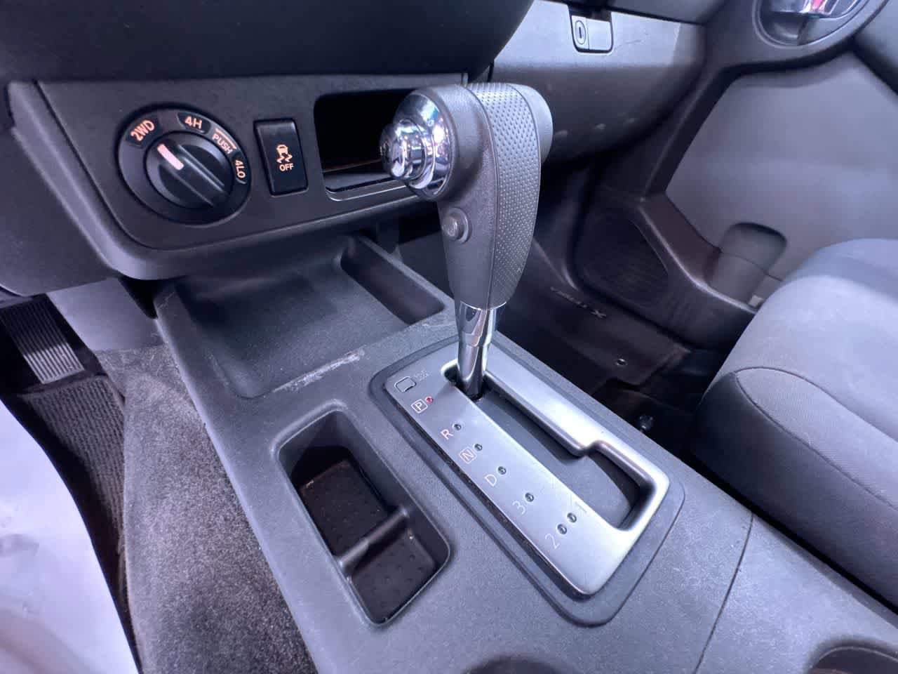 Used 2014 Nissan Xterra X AWD/4WD image 25