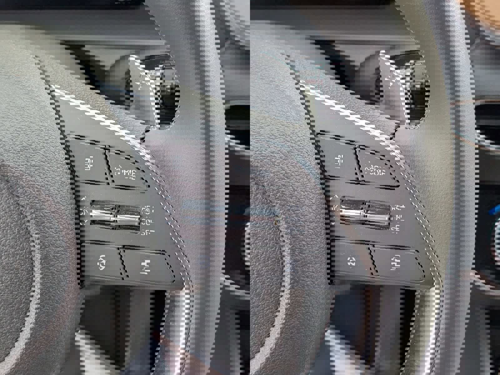 Used 2021 Hyundai Sonata Limited w/ Preferred Accessory Package image 23