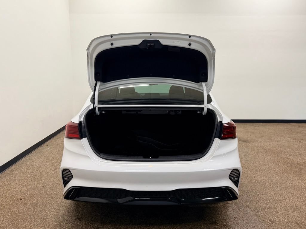 Used 2023 Kia Forte GT-Line w/ GT-Line Premium Package FWD image 5