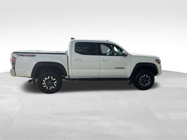 Used 2023 Toyota Tacoma TRD Off-Road w/ Black Out Package (TMS) AWD/4WD image 8