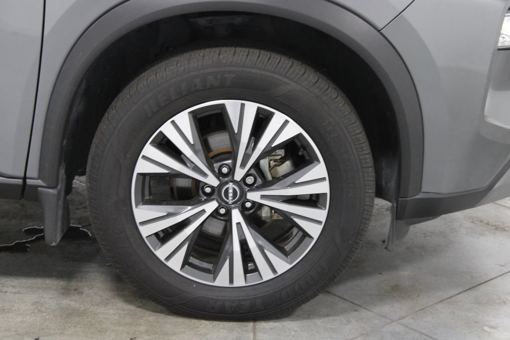 Used 2023 Nissan Rogue SV AWD/4WD image 12