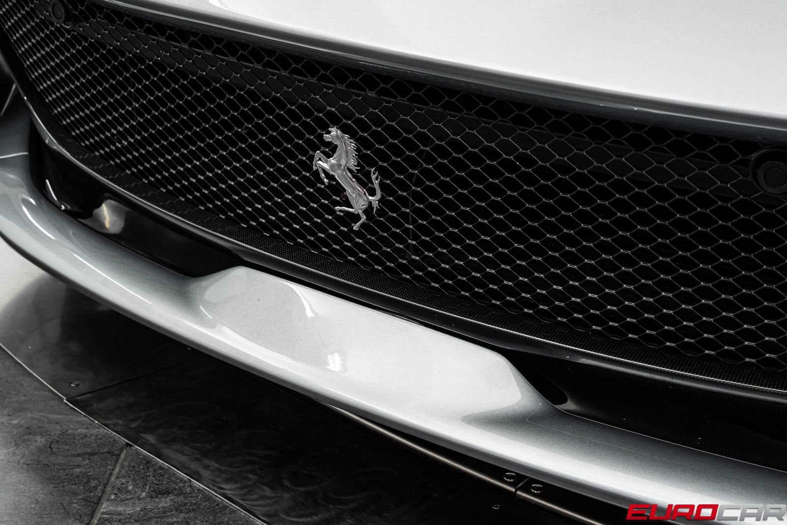 Used 2020 Ferrari 812 Superfast RWD image 12