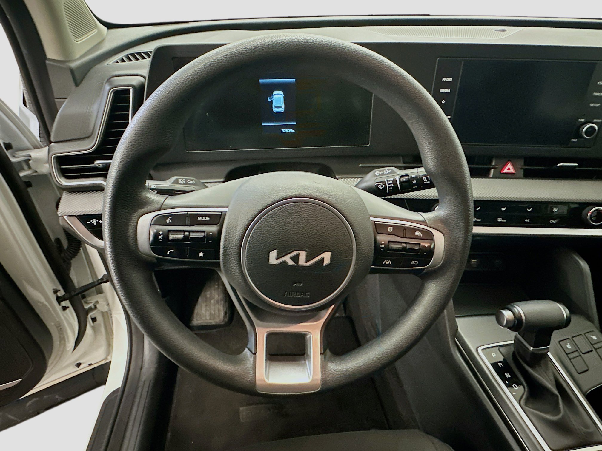 Used 2025 Kia Sportage LX image 18