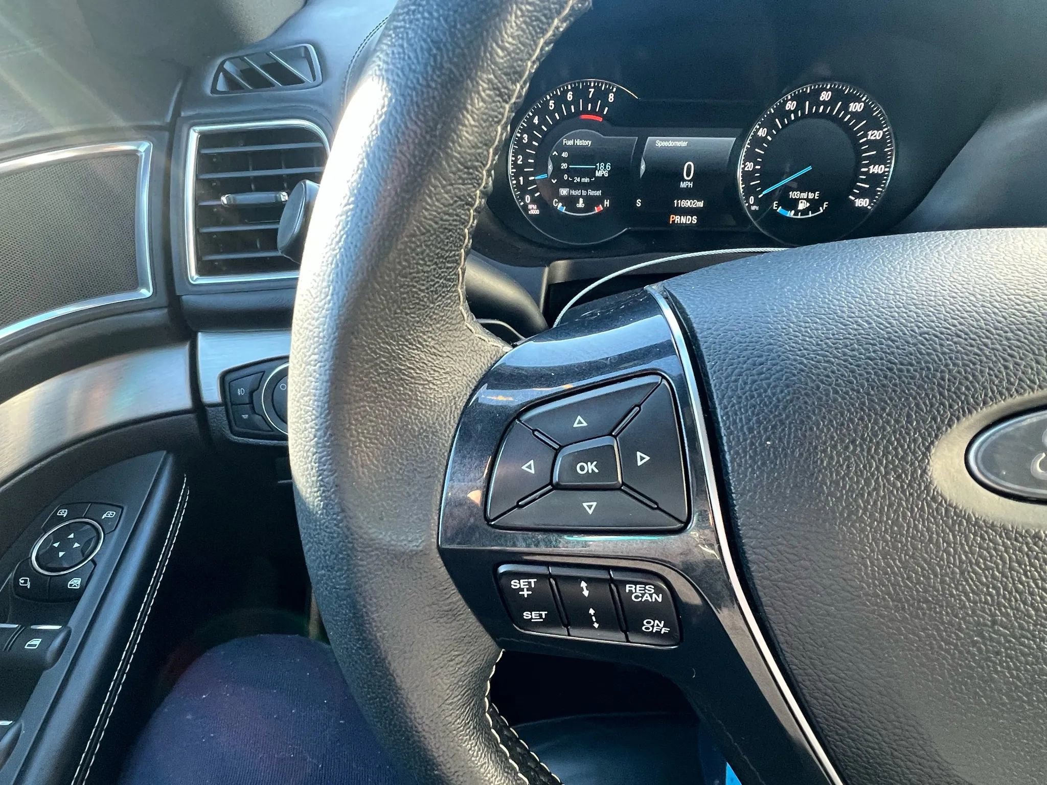 Used 2018 Ford Explorer Platinum image 15