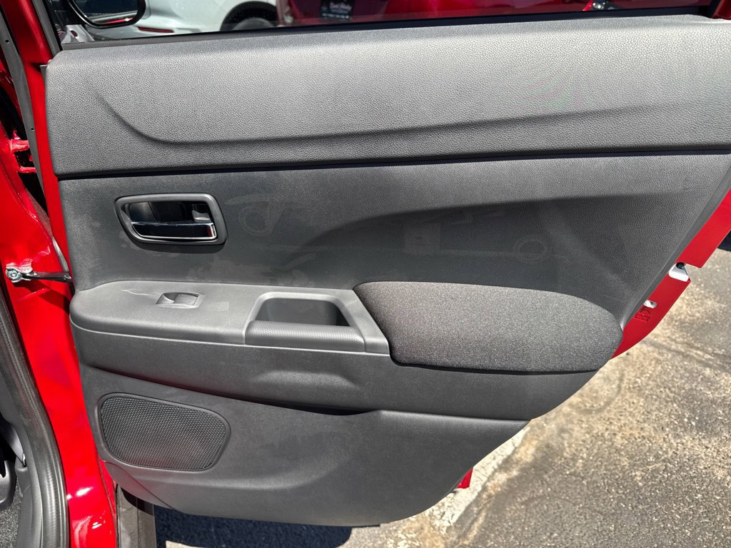 New 2027 Mitsubishi Outlander Sport LE FWD image 34