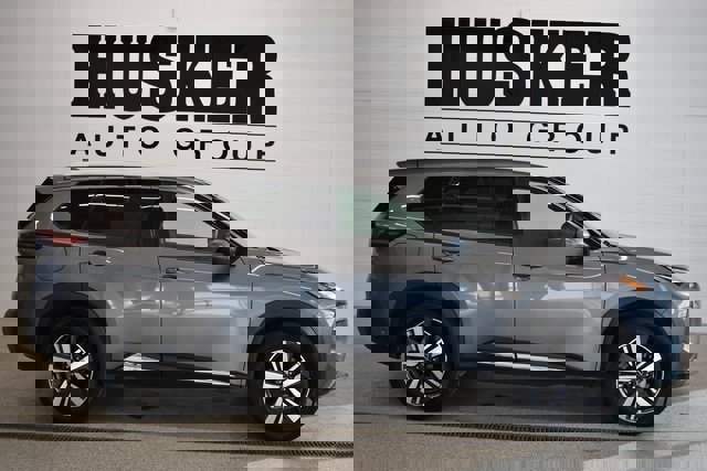 Used 2023 Nissan Rogue SL w/ SL Premium Package image 2