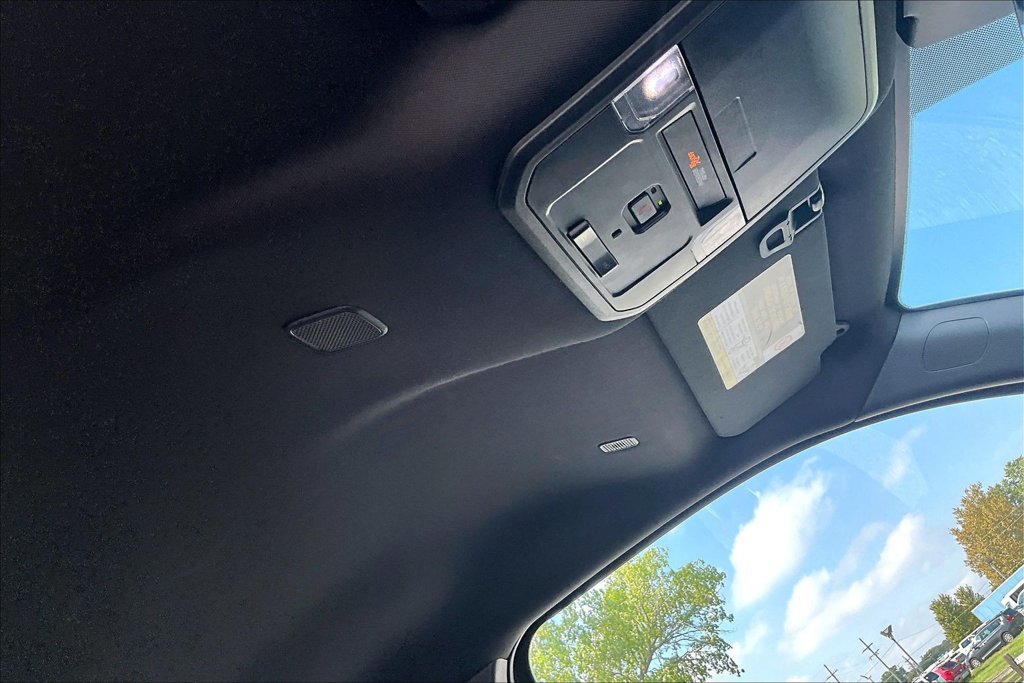 Used 2025 Toyota Tacoma SR5 AWD/4WD image 20