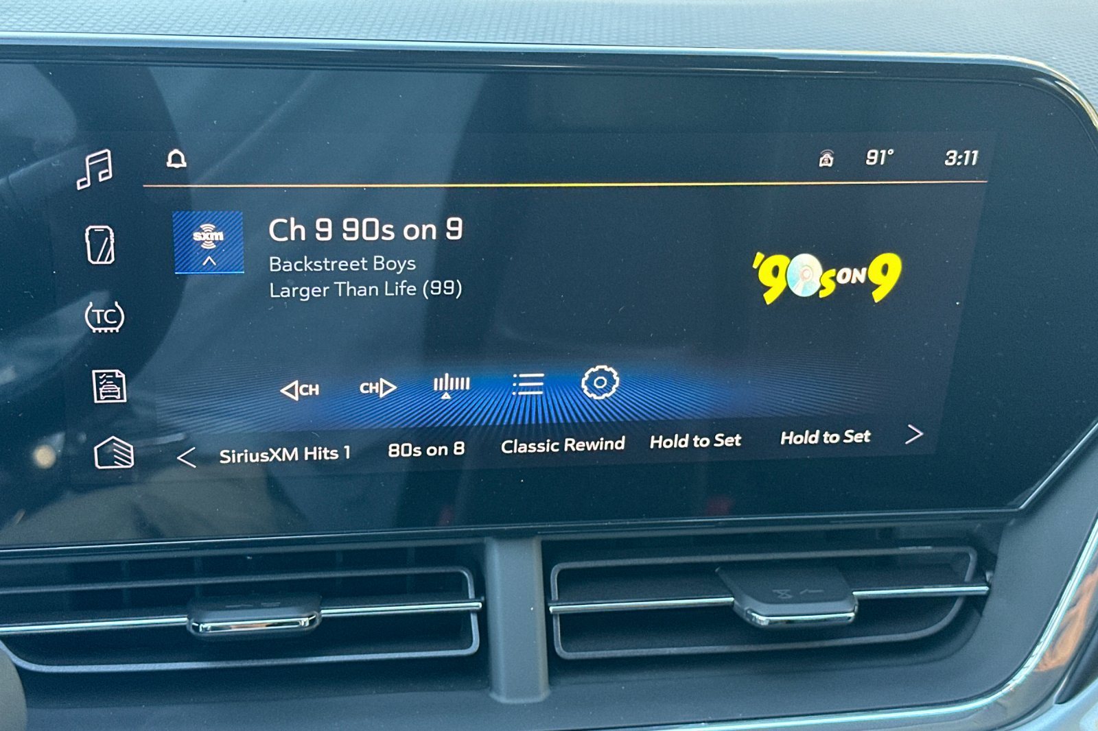 New 2026 Chevrolet Trax LT w/ Driver Confidence Package FWD image 17