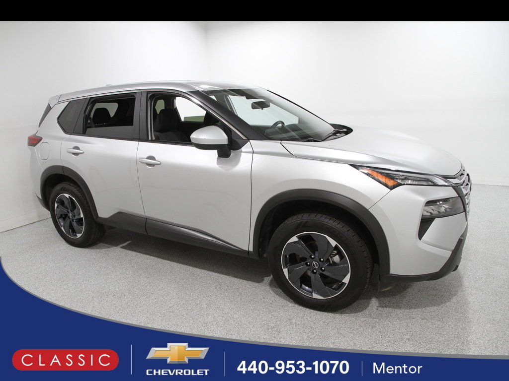 Used 2024 Nissan Rogue SV image 1