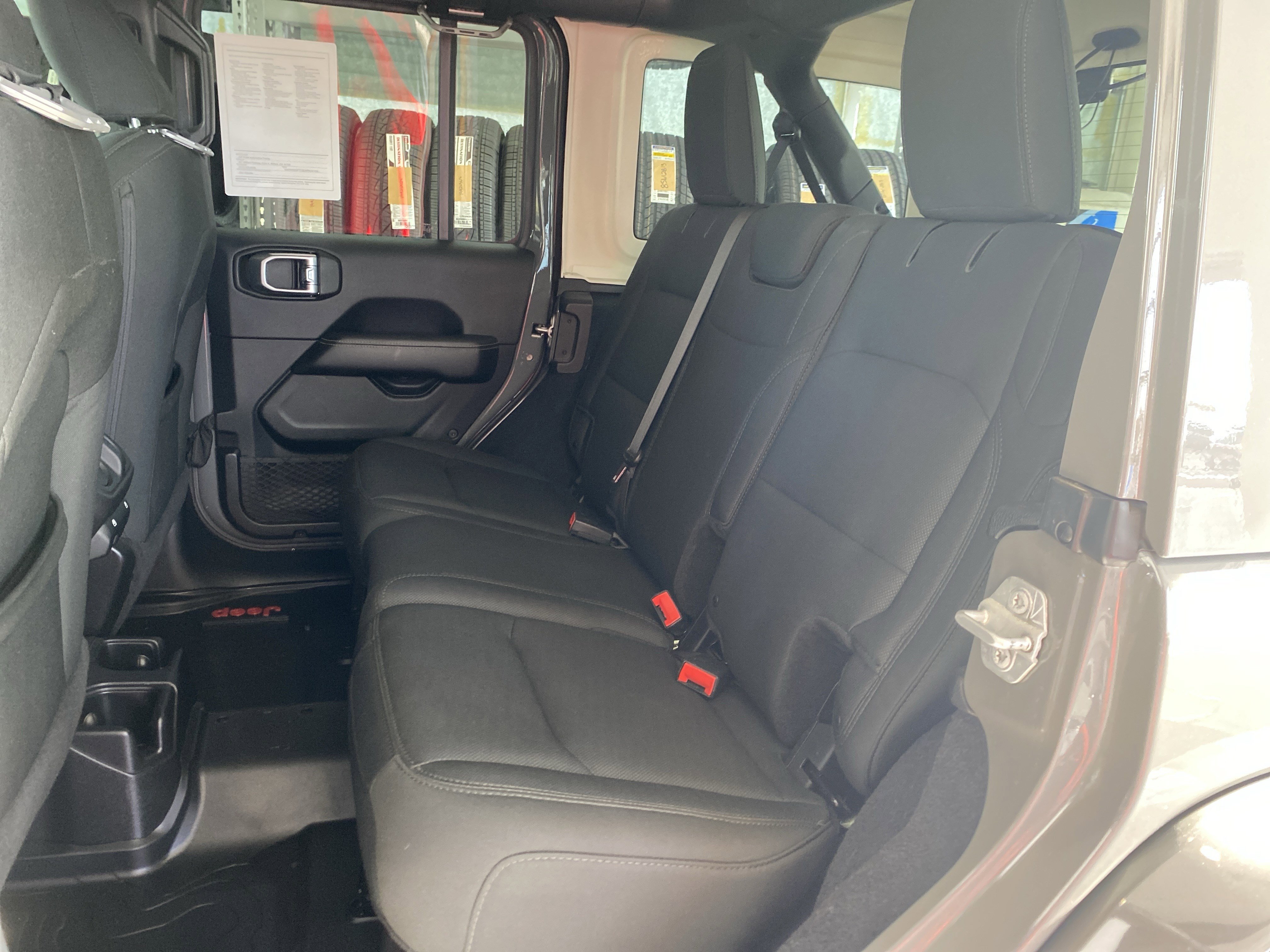 Used 2018 Jeep Wrangler Unlimited Sahara image 20