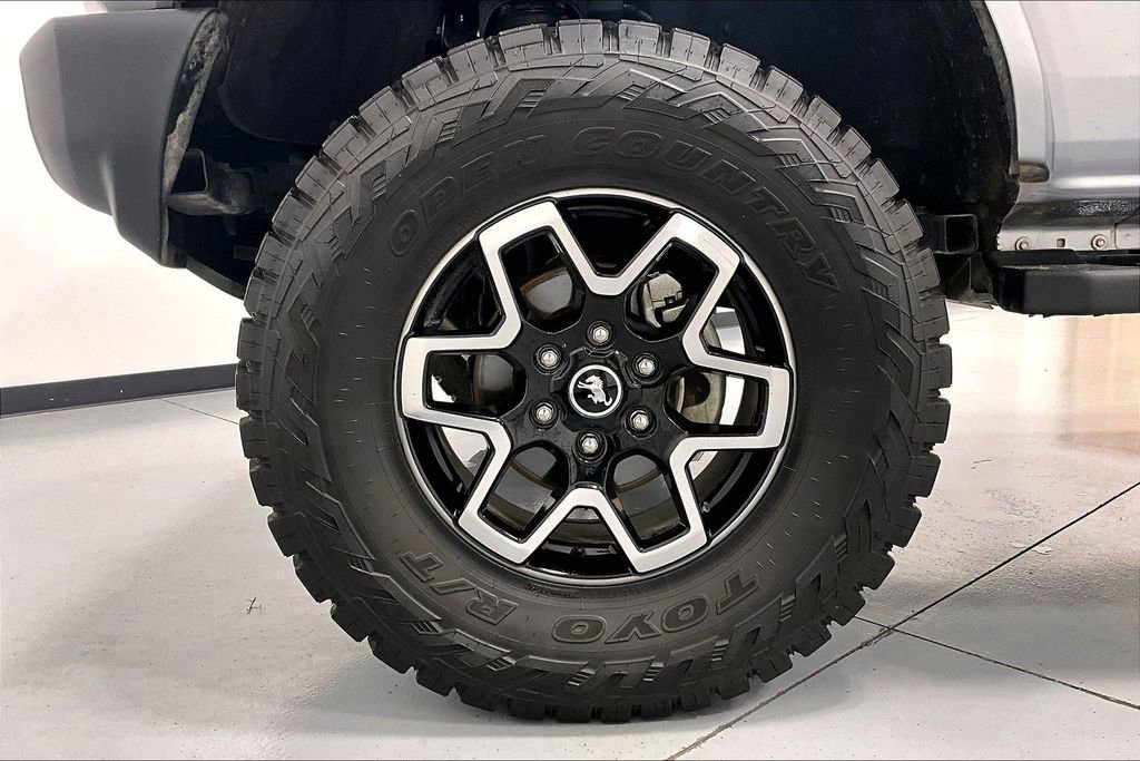 Used 2024 Ford Bronco Outer Banks AWD/4WD image 8
