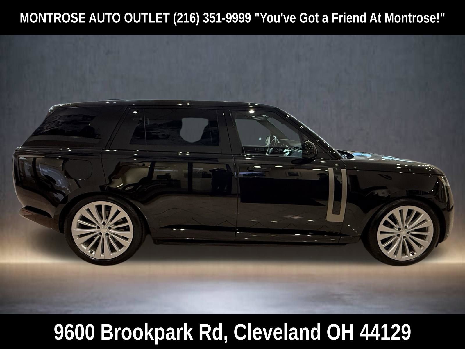 New 2025 Land Rover Range Rover Long Wheelbase SE image 4