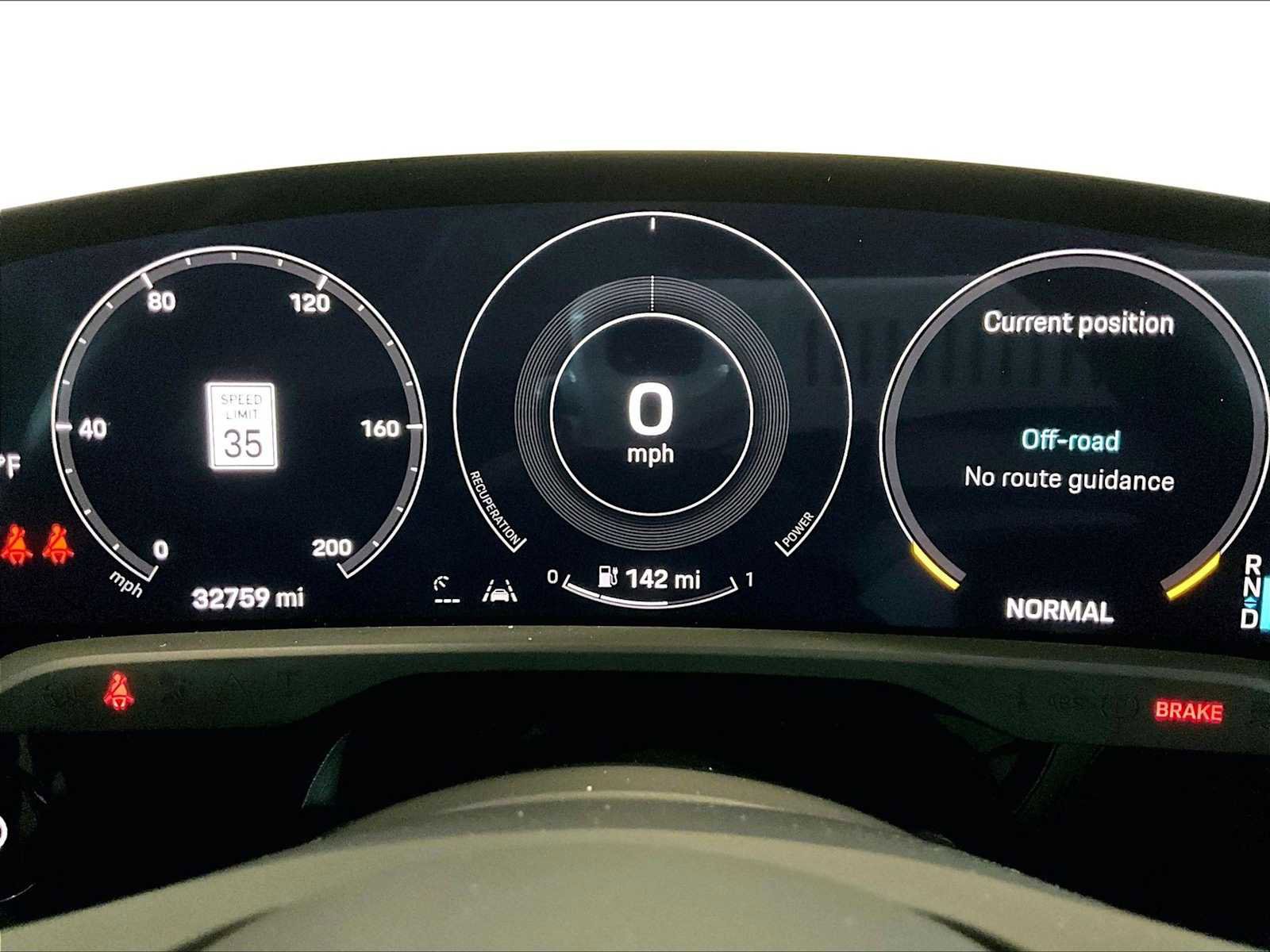 Used 2022 Porsche Taycan 4S image 21