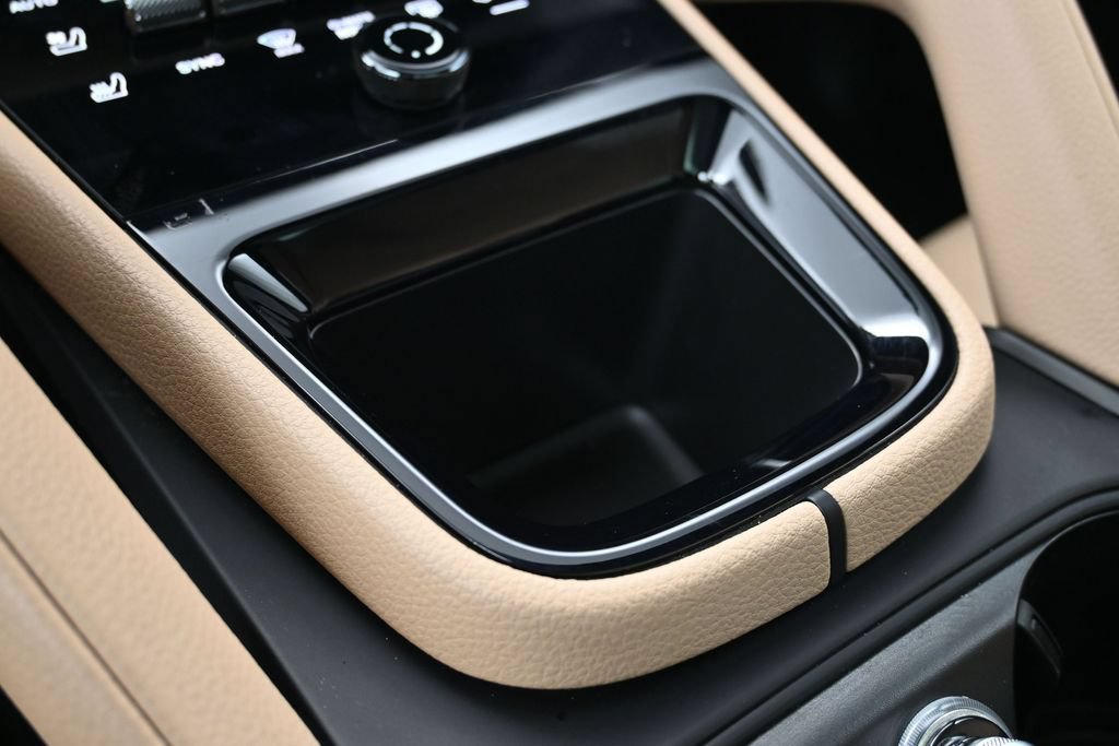 Certified 2025 Porsche Cayenne Coupe AWD/4WD image 20