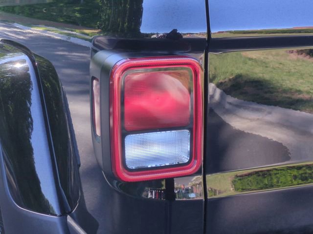 Used 2024 Jeep Gladiator Sport AWD/4WD image 21