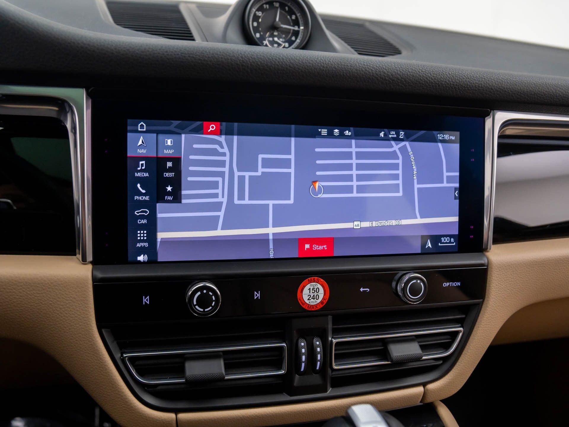 Certified 2025 Porsche Macan image 27