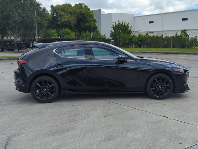 Used 2023 MAZDA MAZDA3 Hatchback w/ Appearance Package AWD/4WD image 4