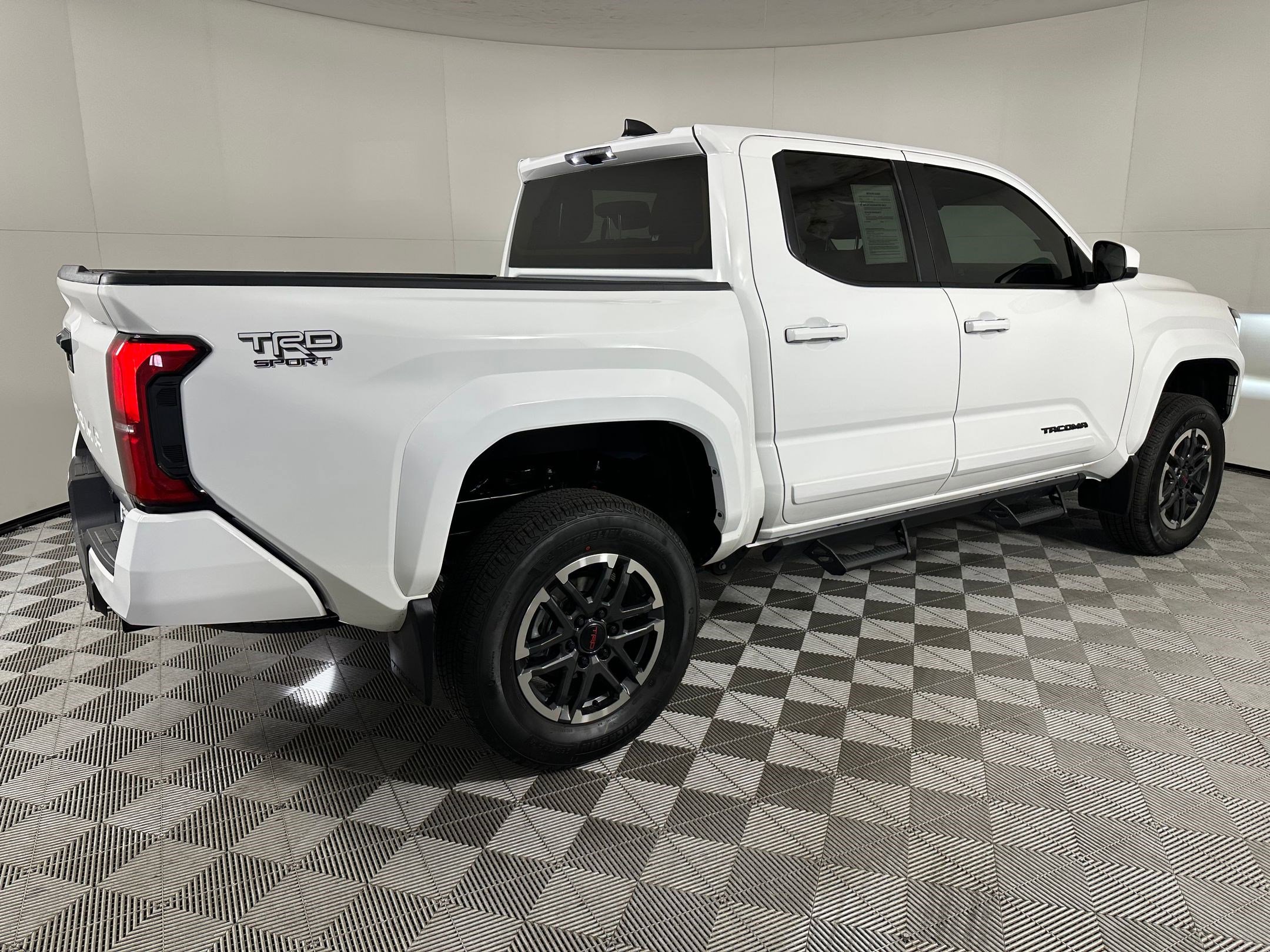 Used 2025 Toyota Tacoma TRD Sport AWD/4WD image 8