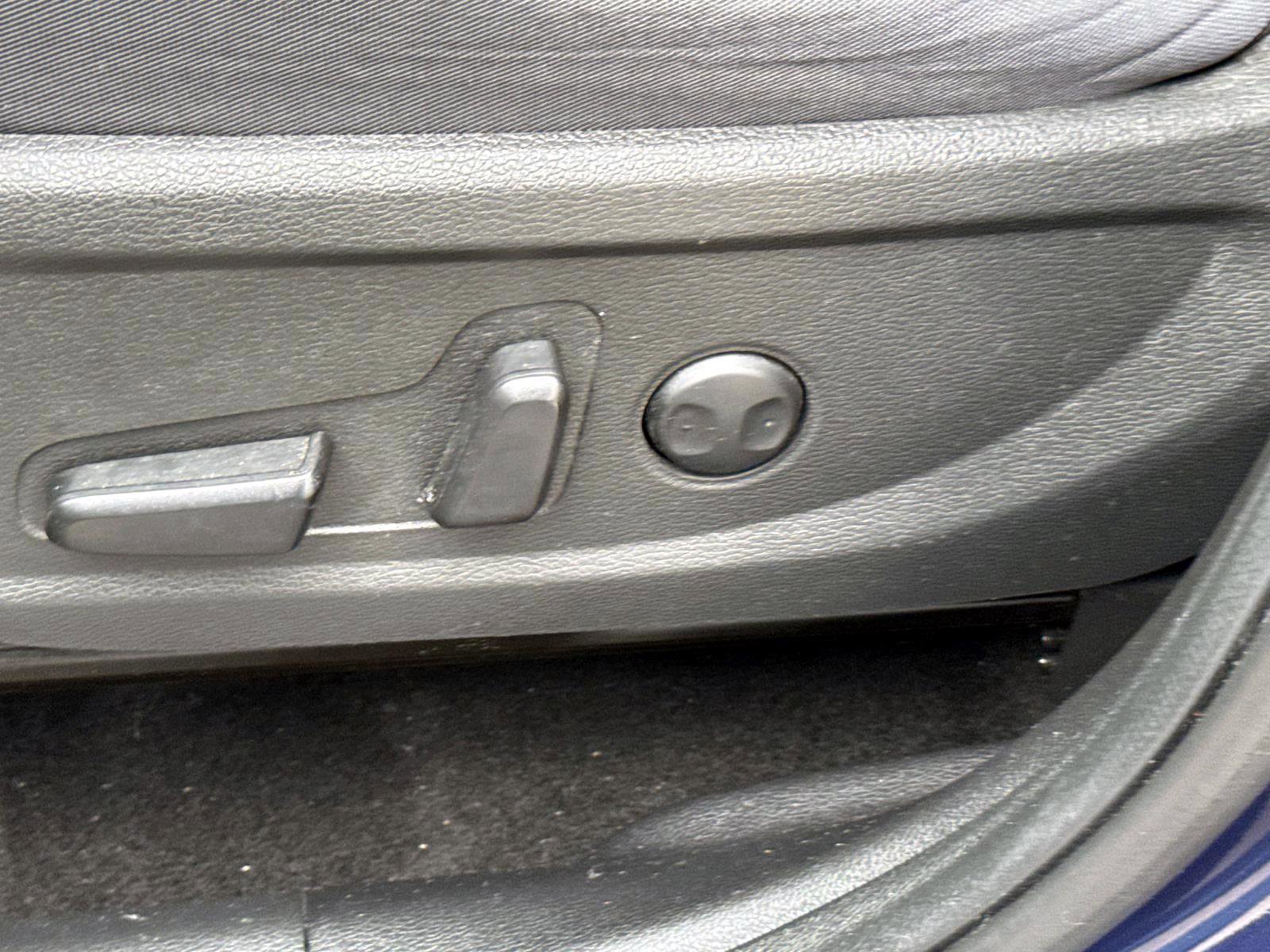 Used 2023 Hyundai Santa Fe SEL w/ Cargo Package image 14