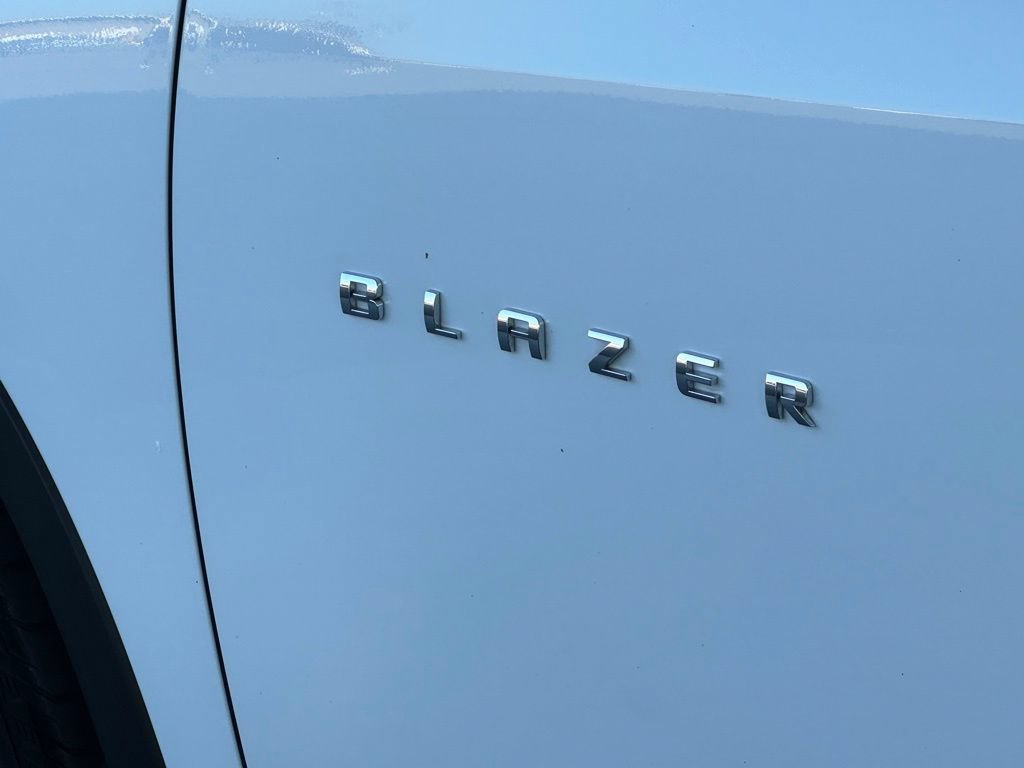 Used 2024 Chevrolet Blazer LT FWD image 5