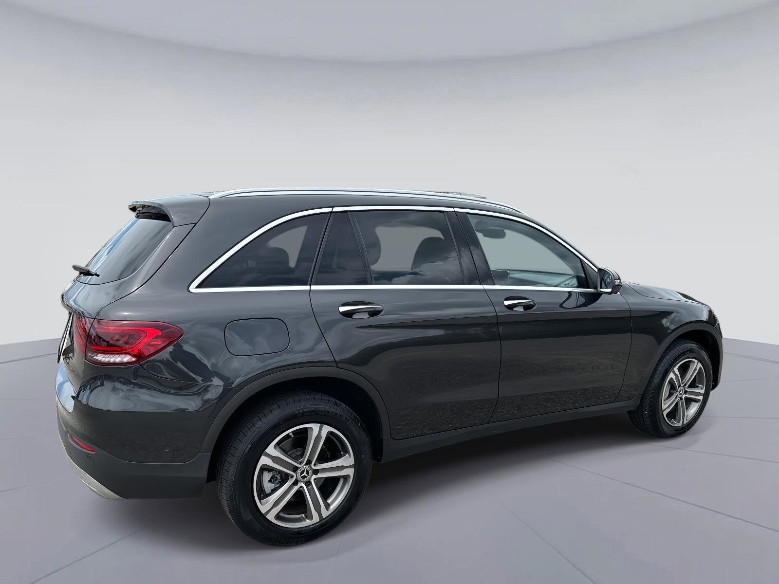 Used 2022 Mercedes-Benz GLC 300 image 4