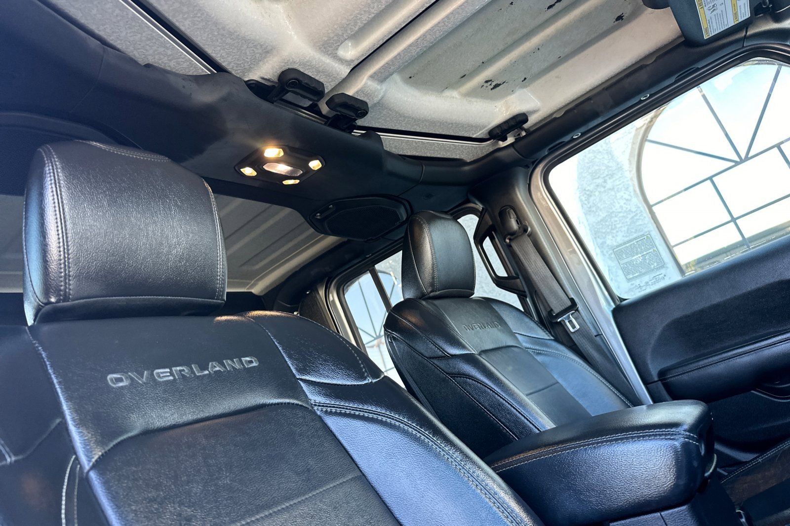 Used 2020 Jeep Gladiator Overland image 16