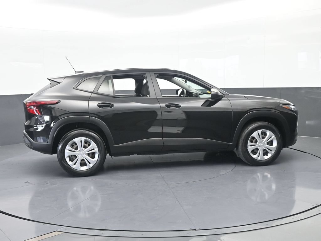 Used 2024 Chevrolet Trax LS FWD image 7