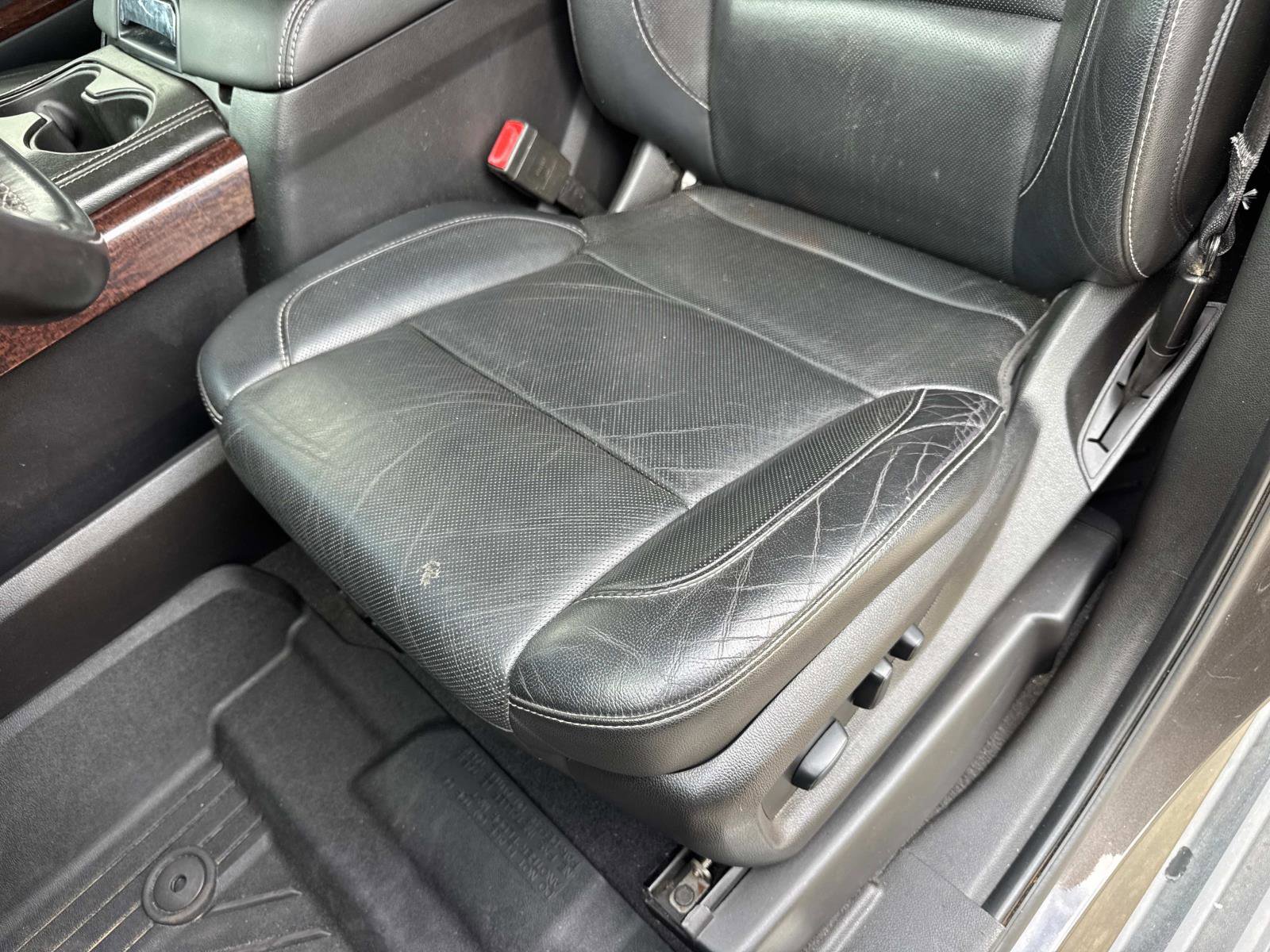 Used 2019 GMC Yukon SLT w/ Premium Edition image 21