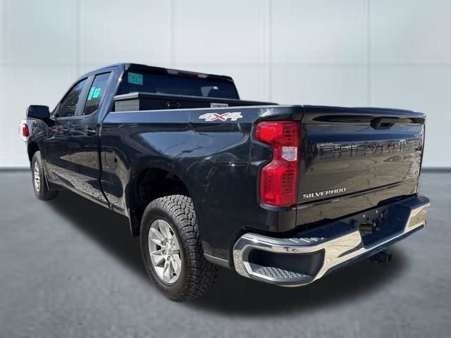 Used 2020 Chevrolet Silverado 1500 LT w/ Trailering Package image 2