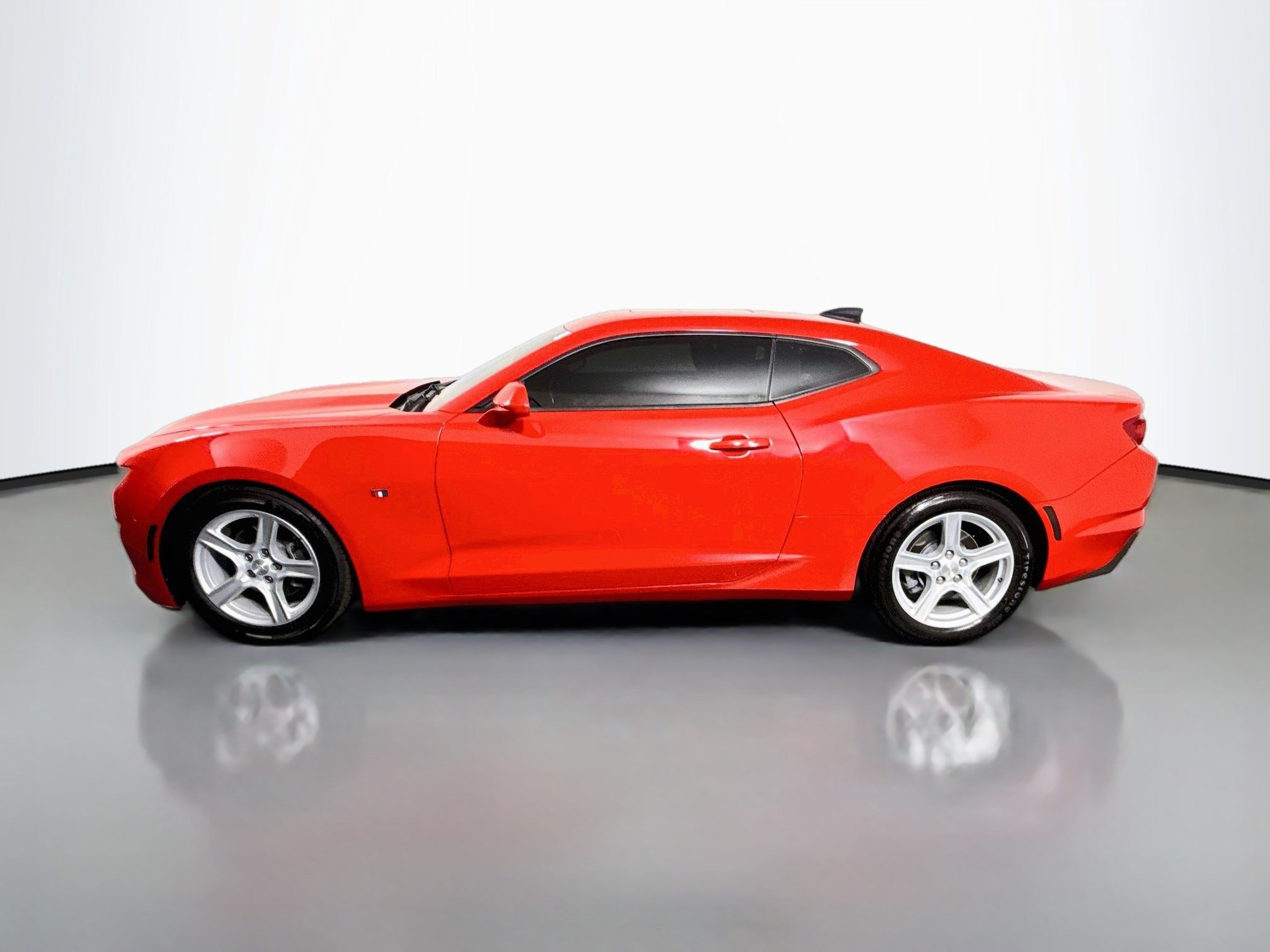 Used 2022 Chevrolet Camaro LT RWD image 6