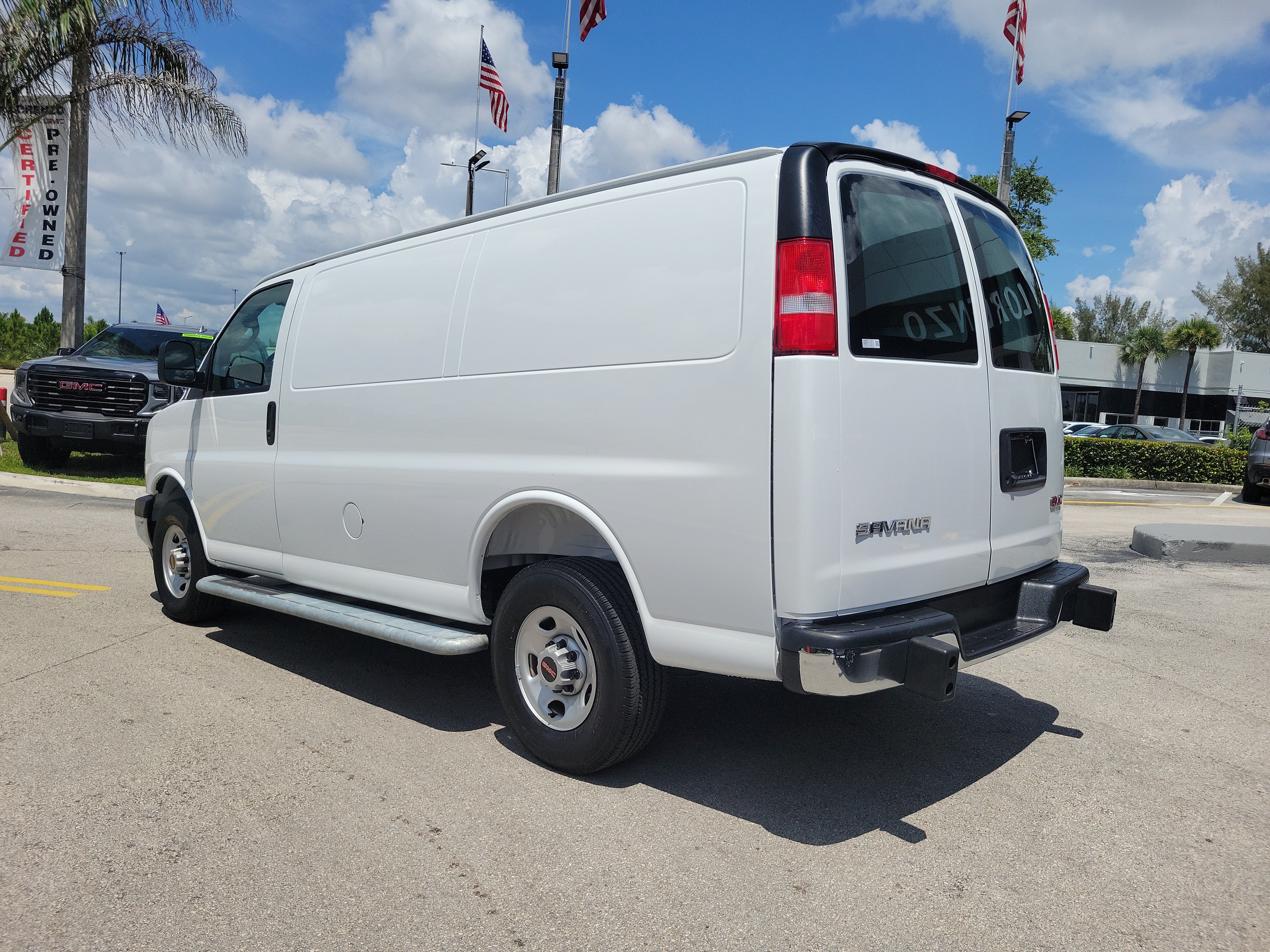Used 2025 GMC Savana 2500 w/ Driver Convenience Package RWD image 6