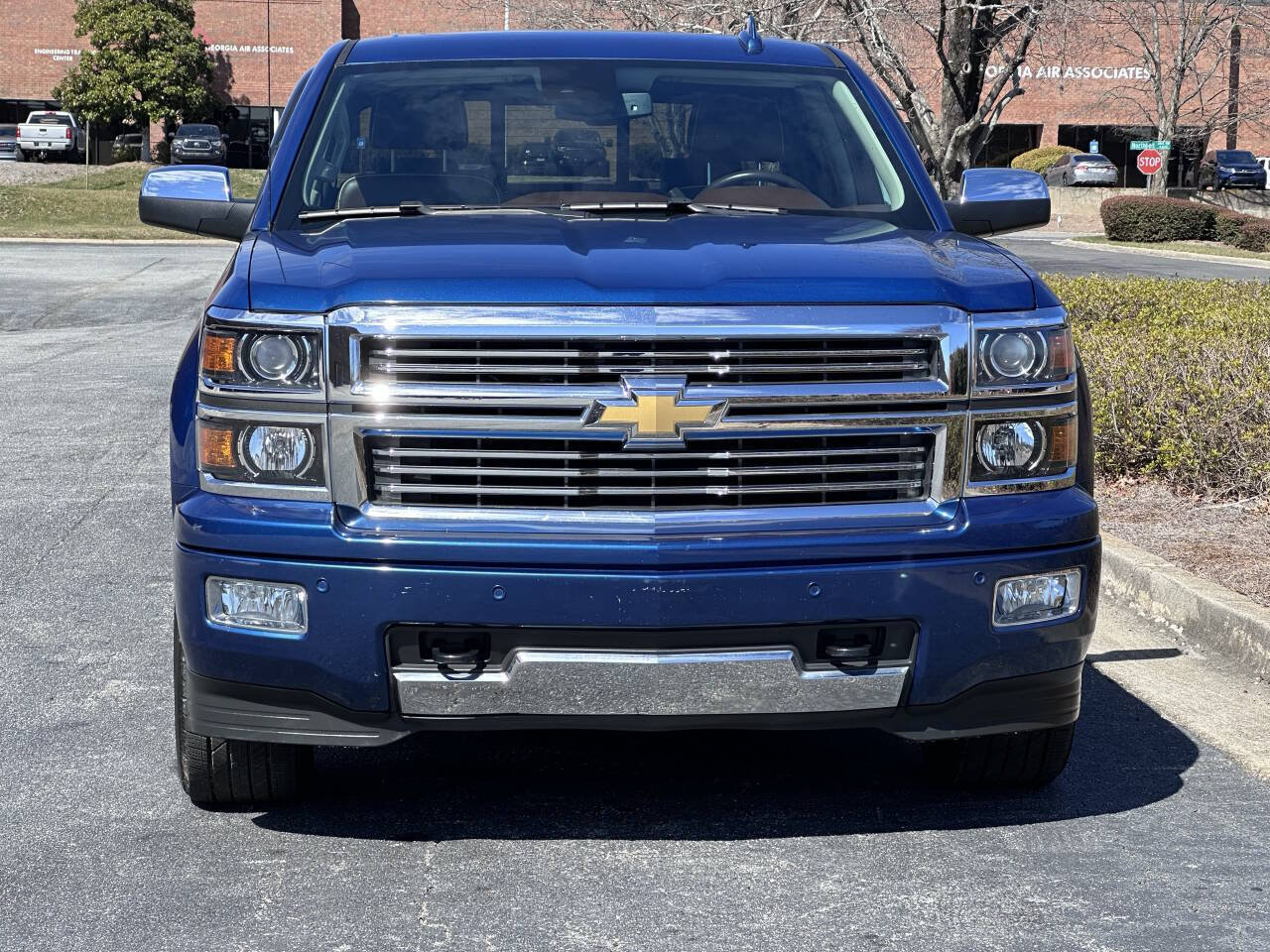 Used 2015 Chevrolet Silverado 1500 High Country w/ High Country Premium Package AWD/4WD image 3
