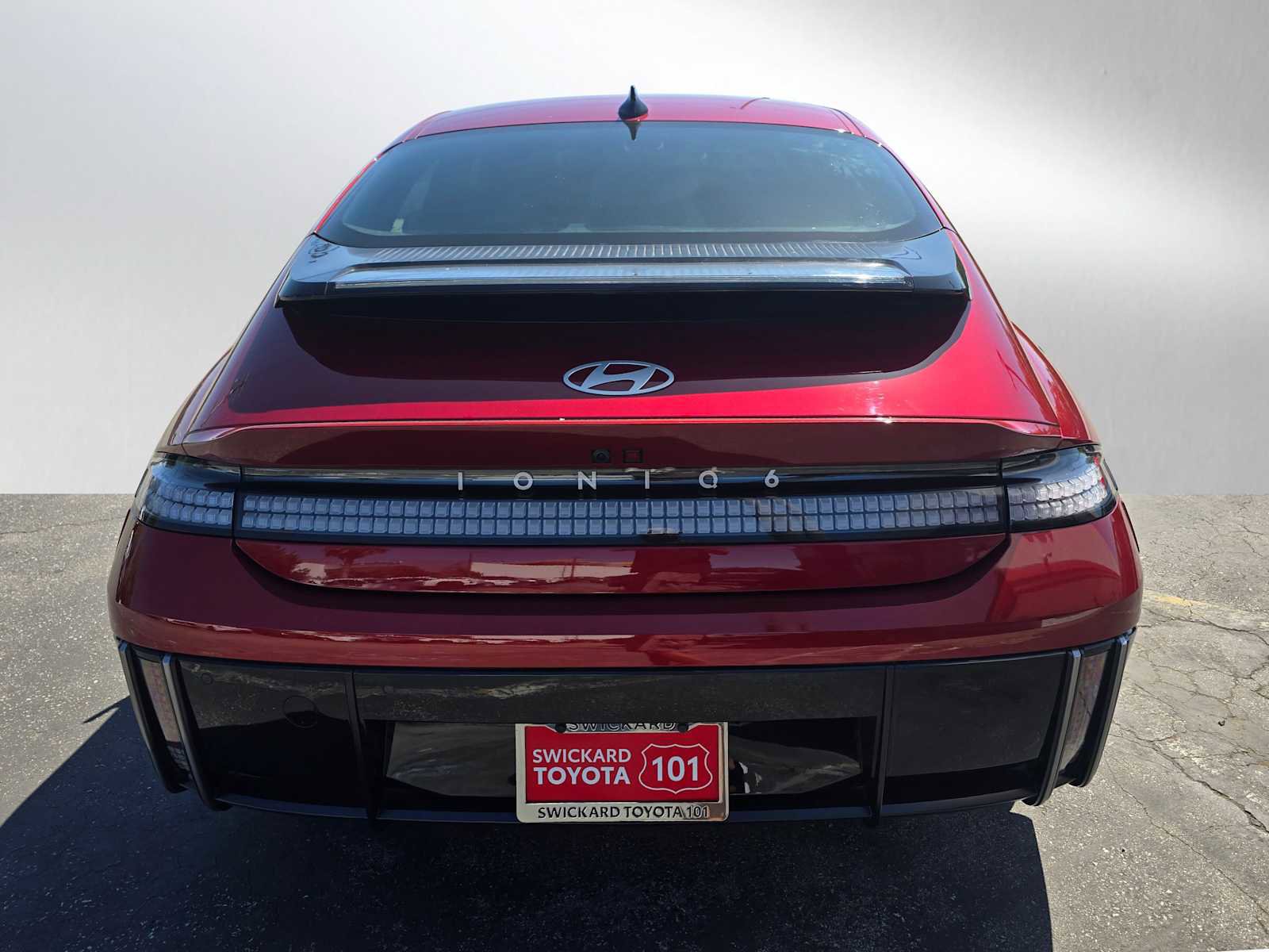 Used 2024 Hyundai Ioniq 6 SE RWD image 4