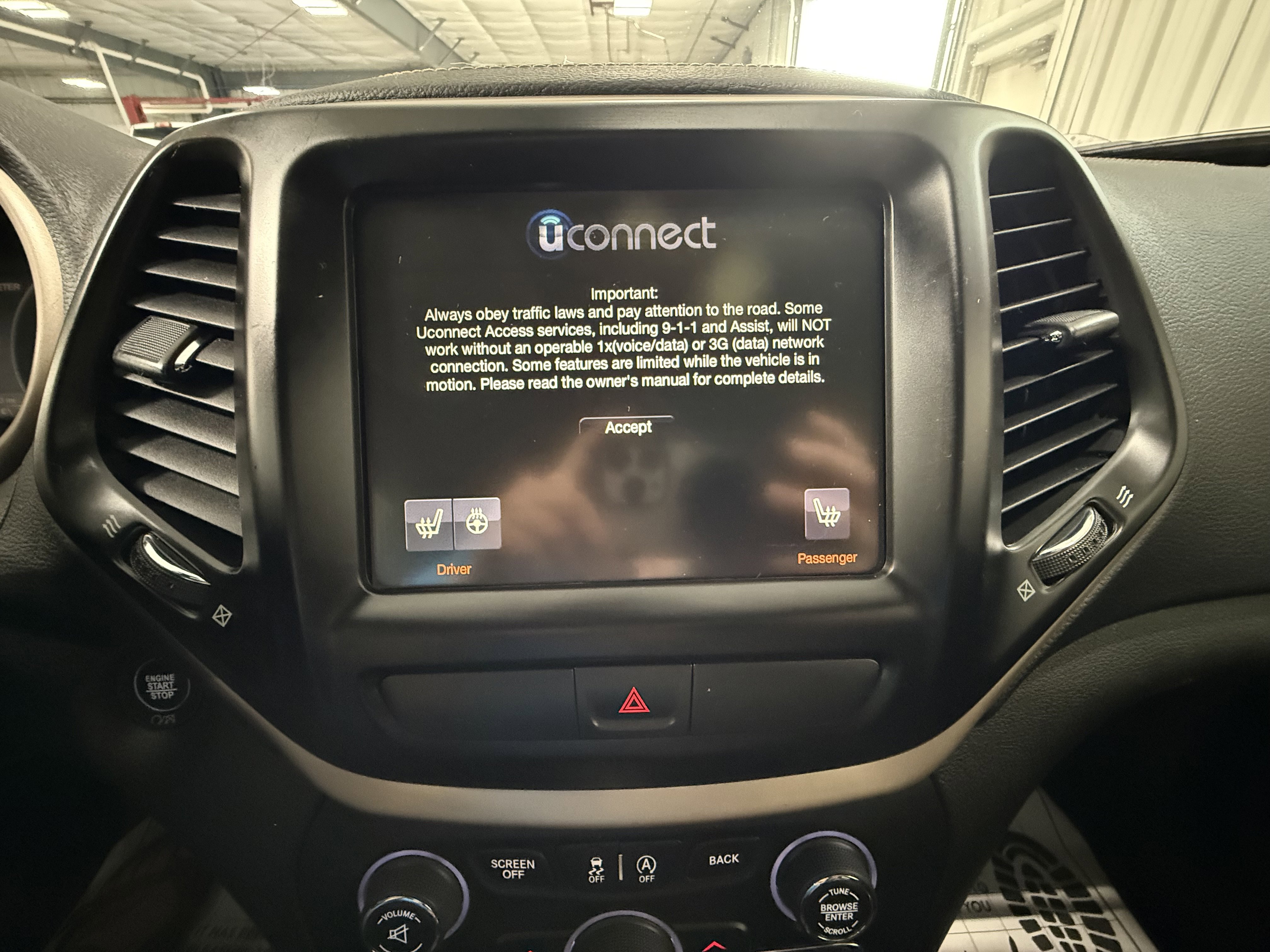 Used 2017 Jeep Cherokee Limited FWD image 26