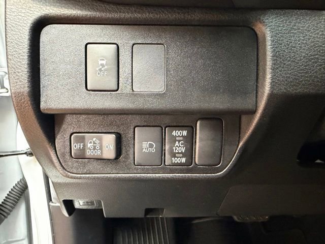 Used 2022 Toyota Tacoma TRD Off-Road AWD/4WD image 20