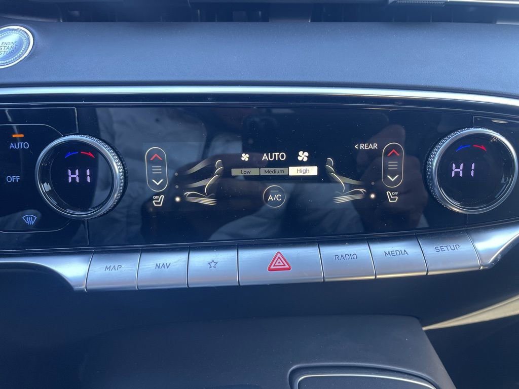 Used 2025 Genesis GV70 2.5T image 22