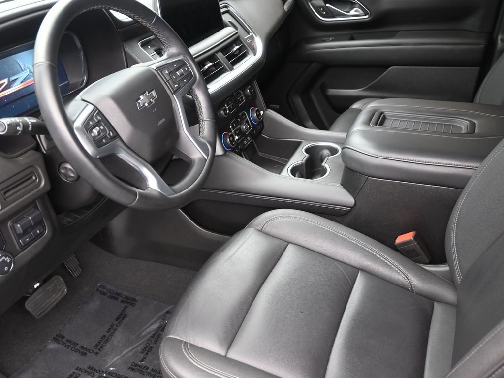 Used 2024 Chevrolet Suburban Z71 w/ Luxury Package image 12