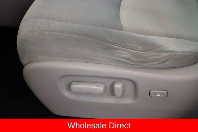 Used 2012 Toyota Highlander 4WD w/ Tech Pkg image 12